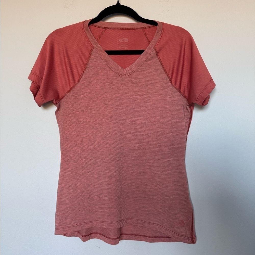 The North Face Women's Coral V-Neck Tee Gorpcore Outdoors Lightweight Size Small